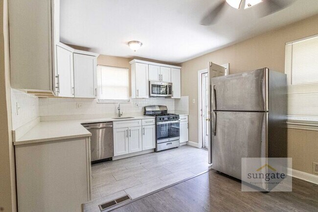Photo - 6017 Winthrope Ave