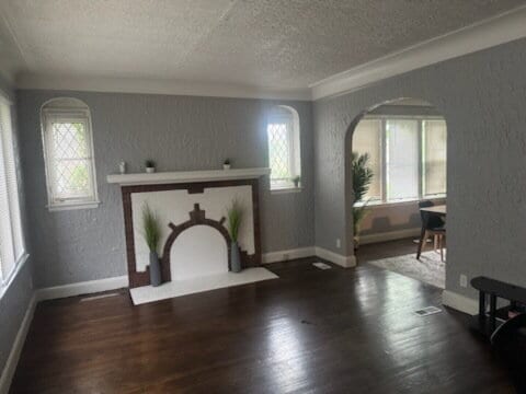 Building Photo - 2-Bedroom Duplex in Detroit's Heart – Comf... Unit 1 - Lower Rental