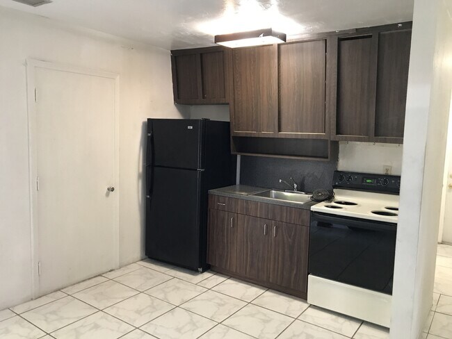 Photo - 1533 NW 1st Ave Unit B
