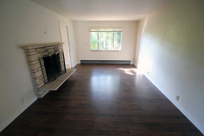 Photo - SPACIOUS, UPDATED 7 BEDROOM, 3 BATH, 2 KIT...