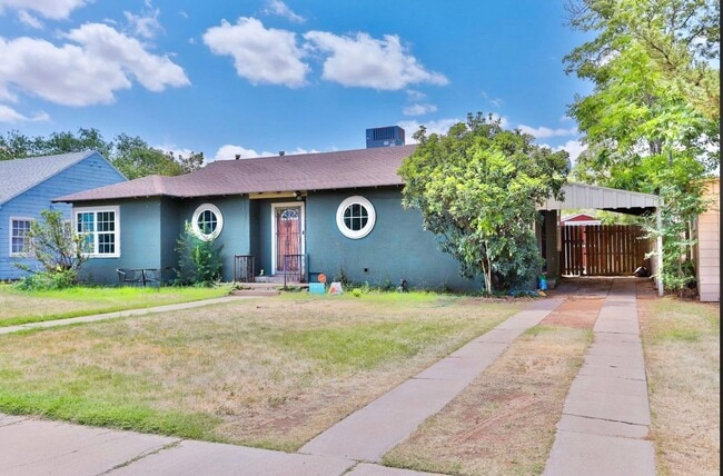 Photo - 2205 28th St Unit Front