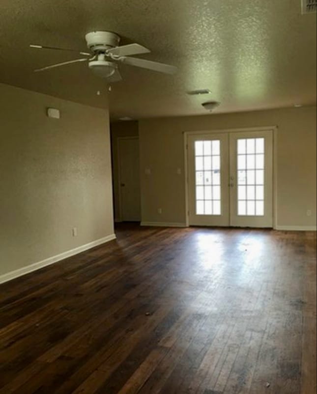 Photo - 4619 Hollyspring Dr