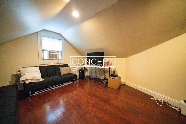 Photo - 4 Iroquois St Unit 2