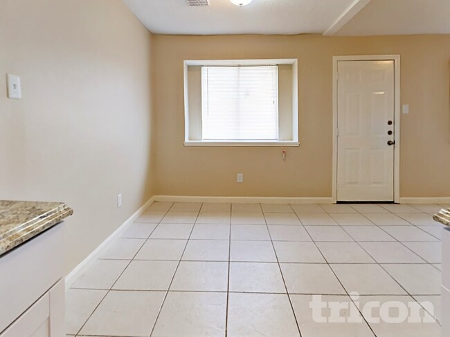 Photo - 3446 Edgecreek Dr