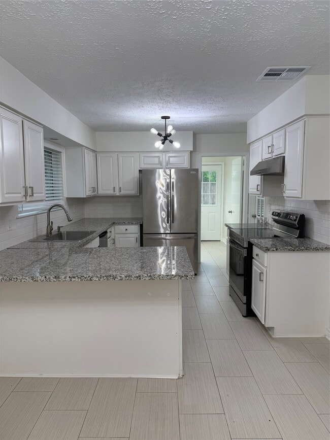 Photo - 2318 Aprilmont Dr