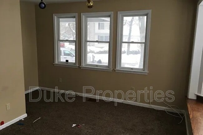 Photo - 1179 Genesee St