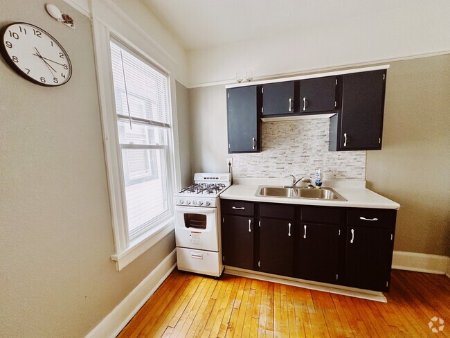 Building Photo - 2531 N Murray Ave Unit 2nd Floor Rental