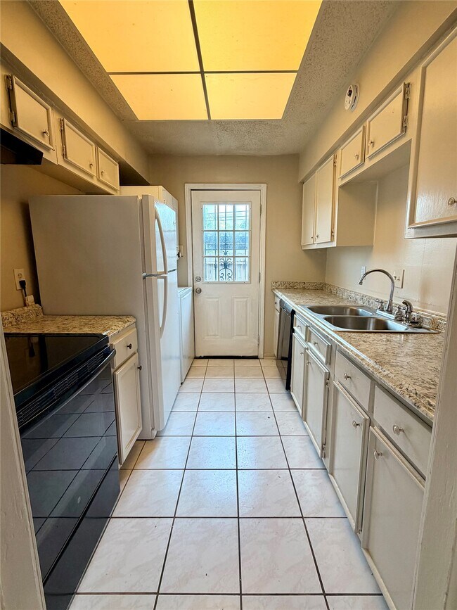 Photo - 7700 Creekbend Dr Unit 1
