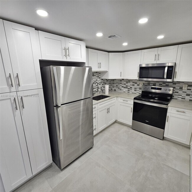 Building Photo - 16710 NE 9th Ave Unit 804 Rental