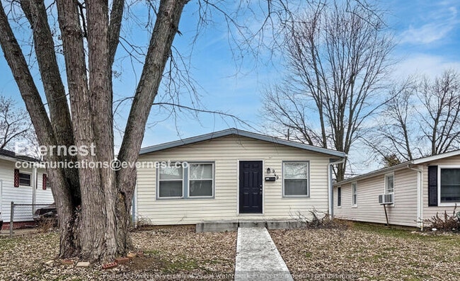 Building Photo - 949 S Harris Ave