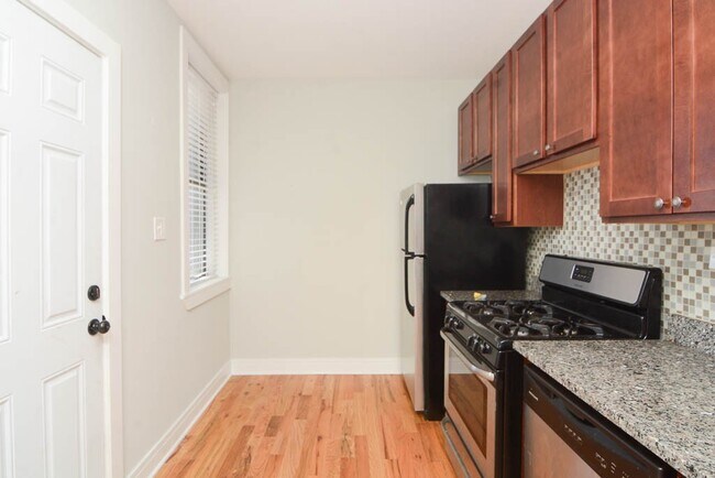 Photo - 4337 N Wolcott Unit A4