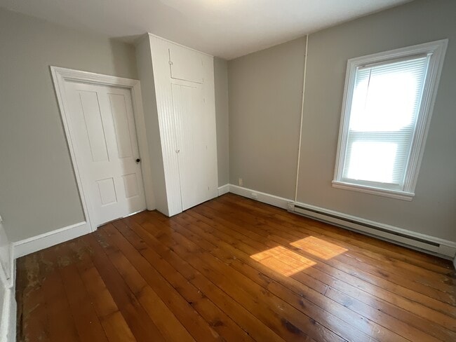 Photo - 254 E Louther St