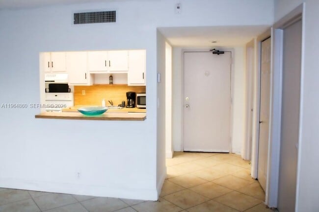 Photo - 240 Lakeview Dr Unit 306