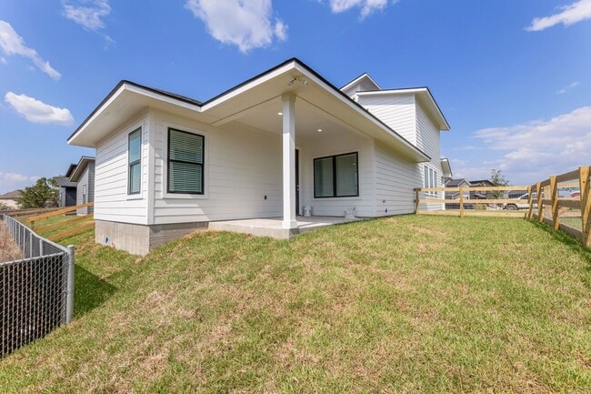 Photo - Wolf Den 3BR Near South College Station | Ideal Layout + Garage + Space