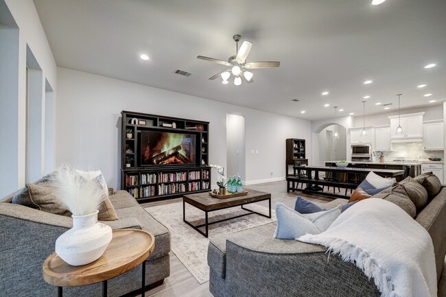 Building Photo - 804 Fall Rock Branch Dr