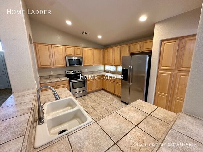 Photo - 1100 E Nunneley Rd