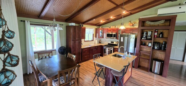 Photo - 15-2054-2054 10th Ave