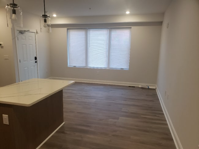 Photo - 953 Belmont Ave Unit 4