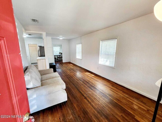 Photo - 1823 E 25th St