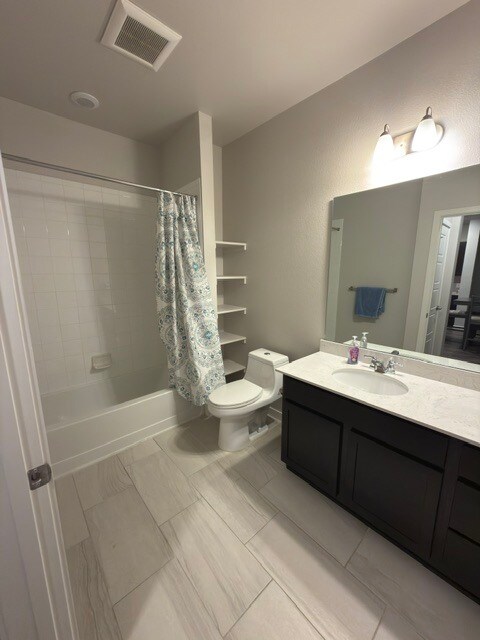 460 E Fremont Pl Unit 208