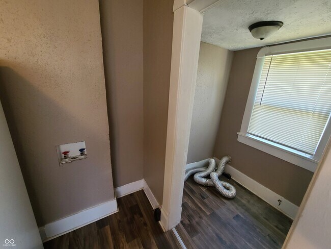 Photo - 516 W 28th St