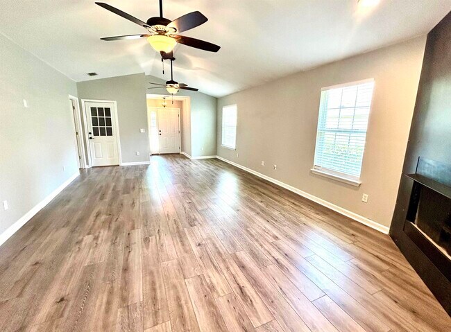 Photo - 1435 Pine St