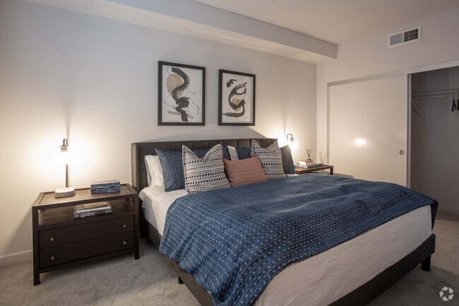 1BR, 1BA-672 SF