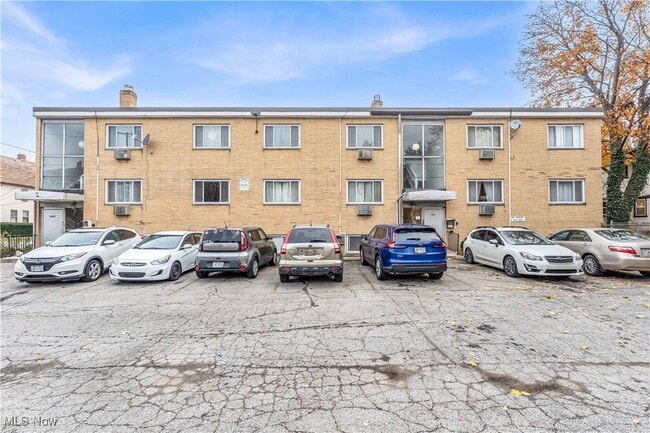 Building Photo - 1415 Wyandotte Ave Unit 305