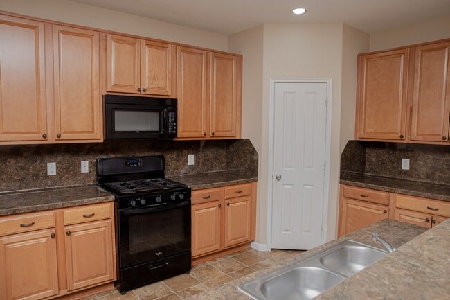 Photo - 29735 Legends Green Dr