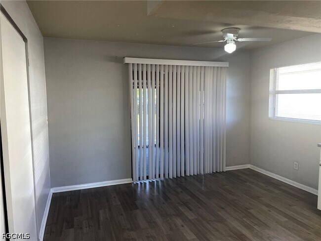 Photo - 610 SE 10th St
