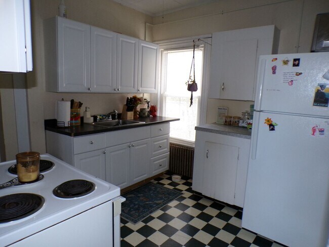 Photo - 205 Main St Unit 3