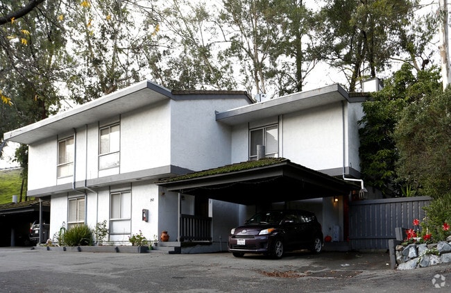 Building - Ladera Apartments