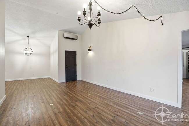 Photo - 13902 NE Piper Rd