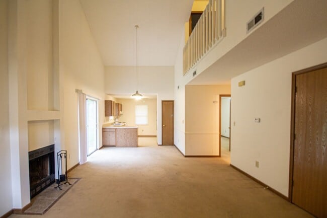Photo - Upscale Duplex 2BD/2BA Cul-de-sac