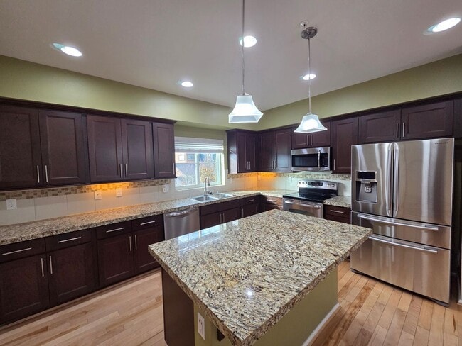 Photo - 4 Bed  2.5 Bath Redmond Townhome