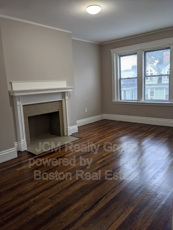 Photo - 44 Waverly St Unit -6 / 3rd Floor