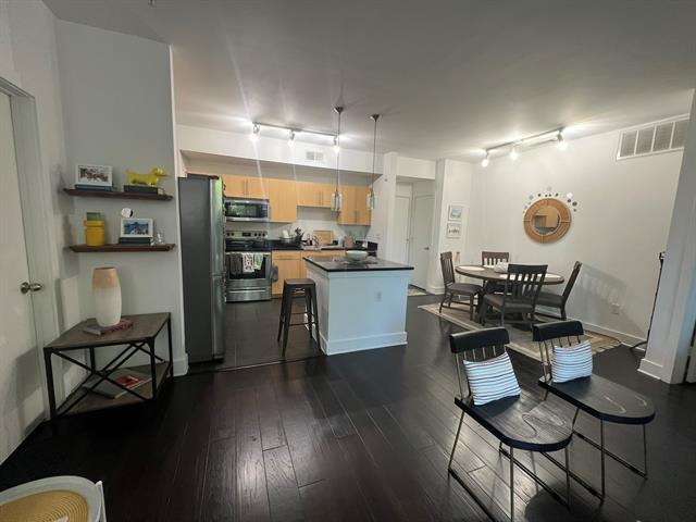 Photo - 4605 Cedar Springs Rd Unidad 205