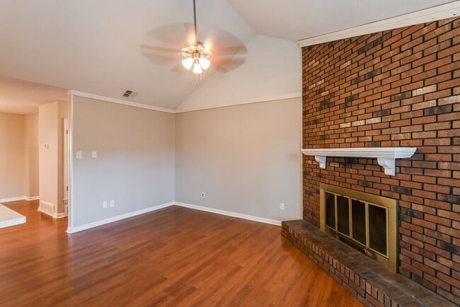 Photo - 7201 Skidmore Cove