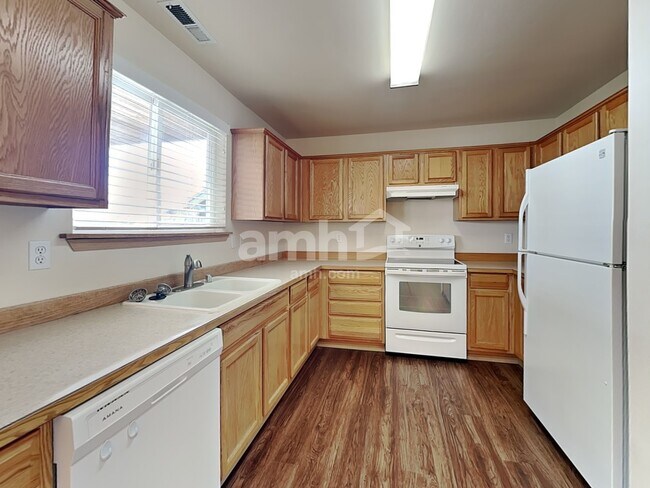 Photo - 1107 202nd St E