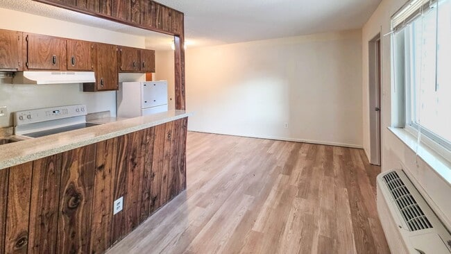 Photo - West Knoxville 37919 - 1 Bedroom Apartment in West Knoxville! Available Now! 1 Bedroom, 1 Bath. -...
