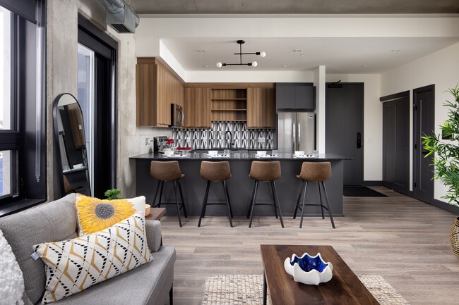 Building Photo - Damask