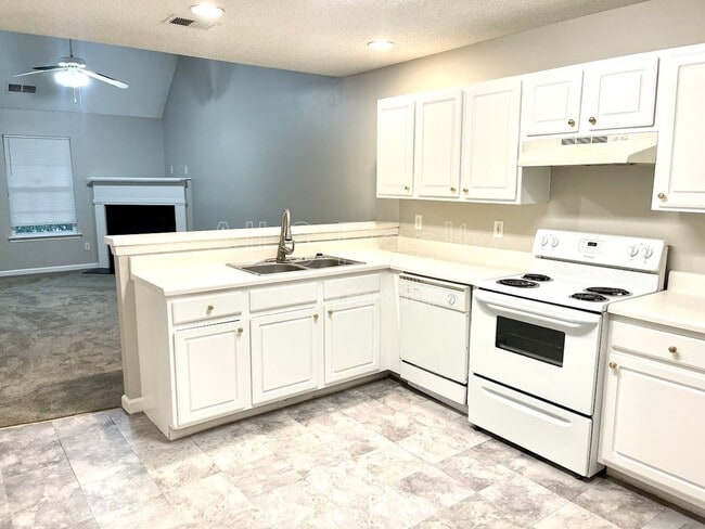 Photo - 311 Coral Cir