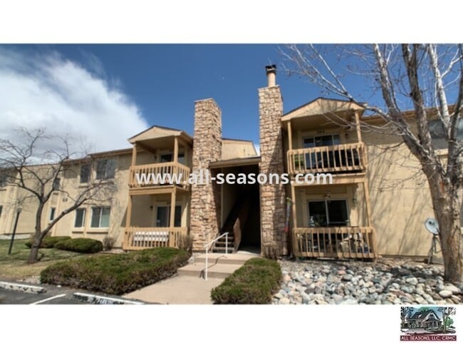 Spacious 2 bedroom condo near World Arena! - Spacious 2 bedroom condo near World Arena!