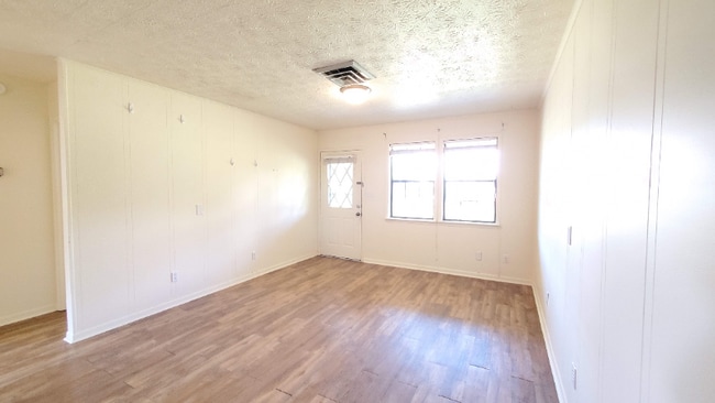 Photo - 210 Bolton Cir Unit 3