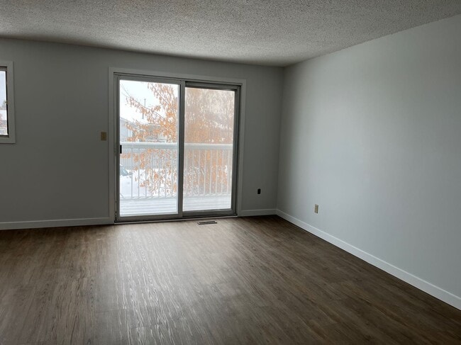 Photo - 2 Bed 1 Bath Unit in Red Deer, AB Unit C