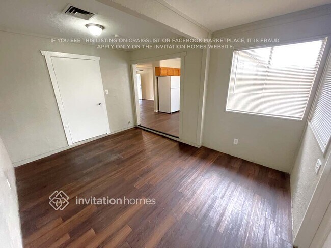 Photo - 8435 W Amelia Ave