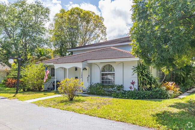 Photo - Camino Circle