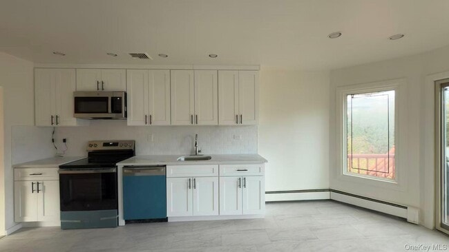 Photo - 16 Middle Ln