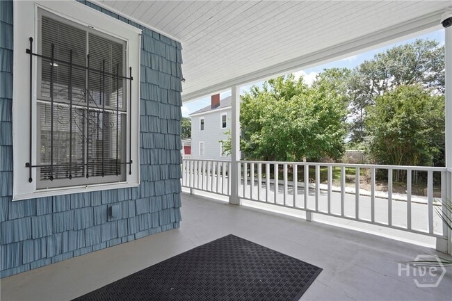 Photo - 306 W 42nd St