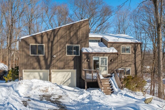 Building Photo - 4-bedroom 2.5-bath home in Cortlandt Manor